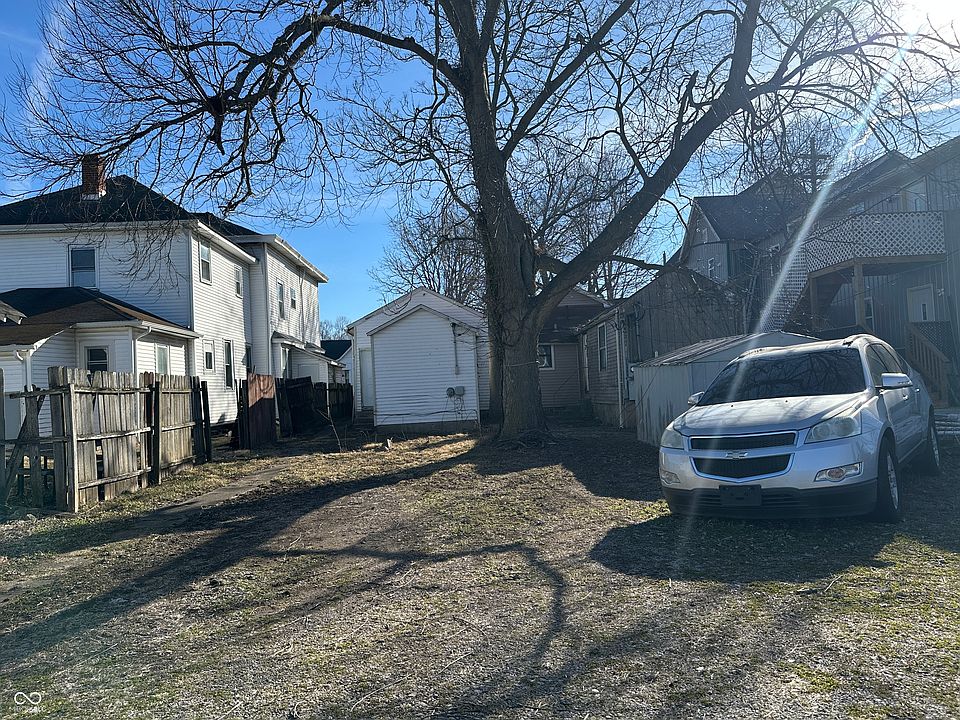 2nd image of 924 & 926 Pearl St