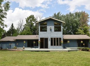 3616 E Norport Dr, Port Washington, WI 53074