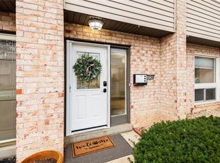 10168 Sakura Dr, Saint Louis, MO 63128