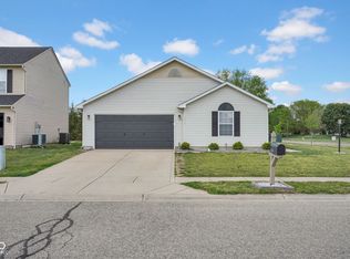 2330 Lakecrest Dr, Columbus, IN 47201
