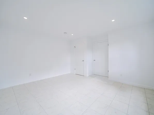 93 Myrtle Avenue image 2 of 18