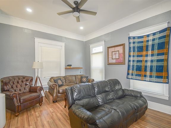 3rd image of 2000 Bosque Blvd