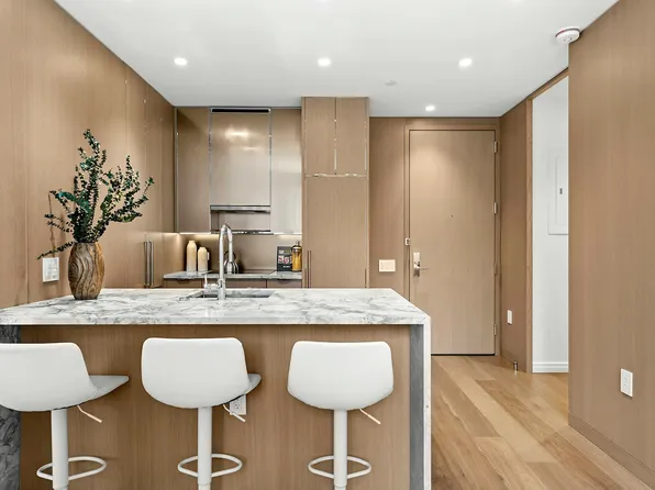 111 West 56th Street 40I image 3 of 13