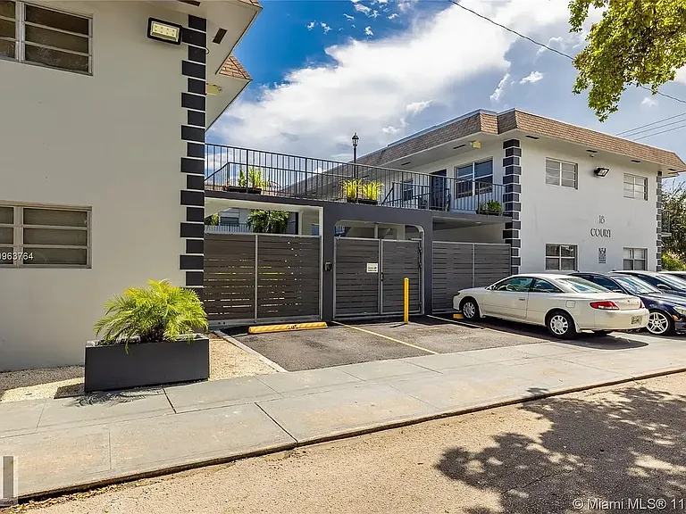 1825 Johnson St #107 — Photo 15