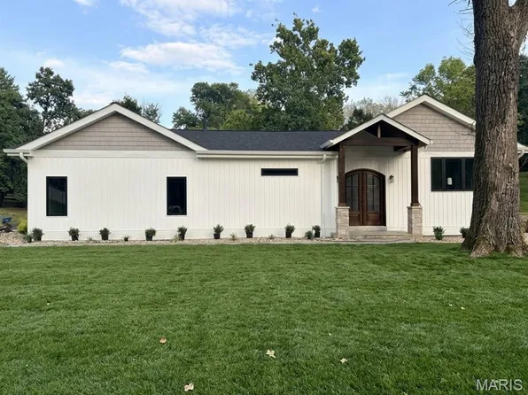 21 Balcon Est, Saint Louis, MO 63141
