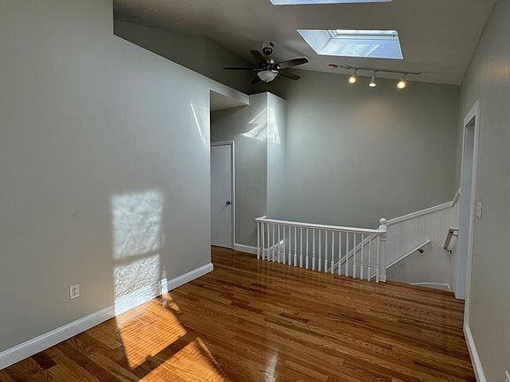 4th image of 58 Sacramento St #2