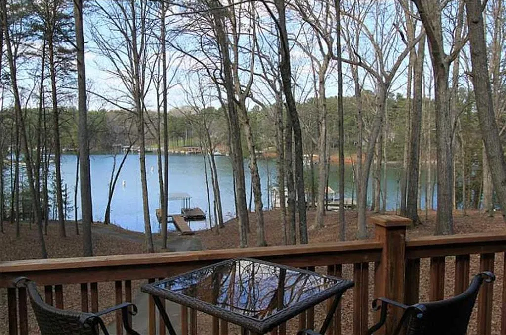 2 bed, 1.0 bath, 900 sqft, $3,000 — Photo 1