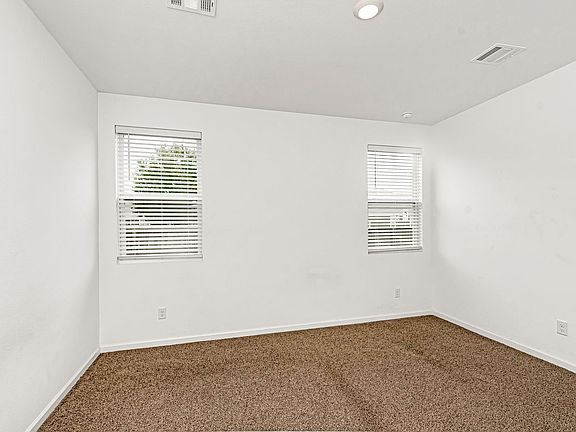 5th image of 910 Drago Dr