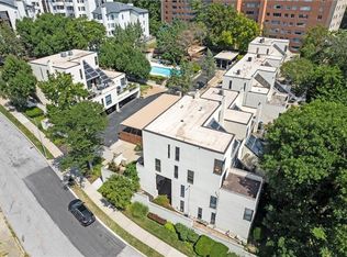 4559 Walnut St, Kansas City, MO 64111