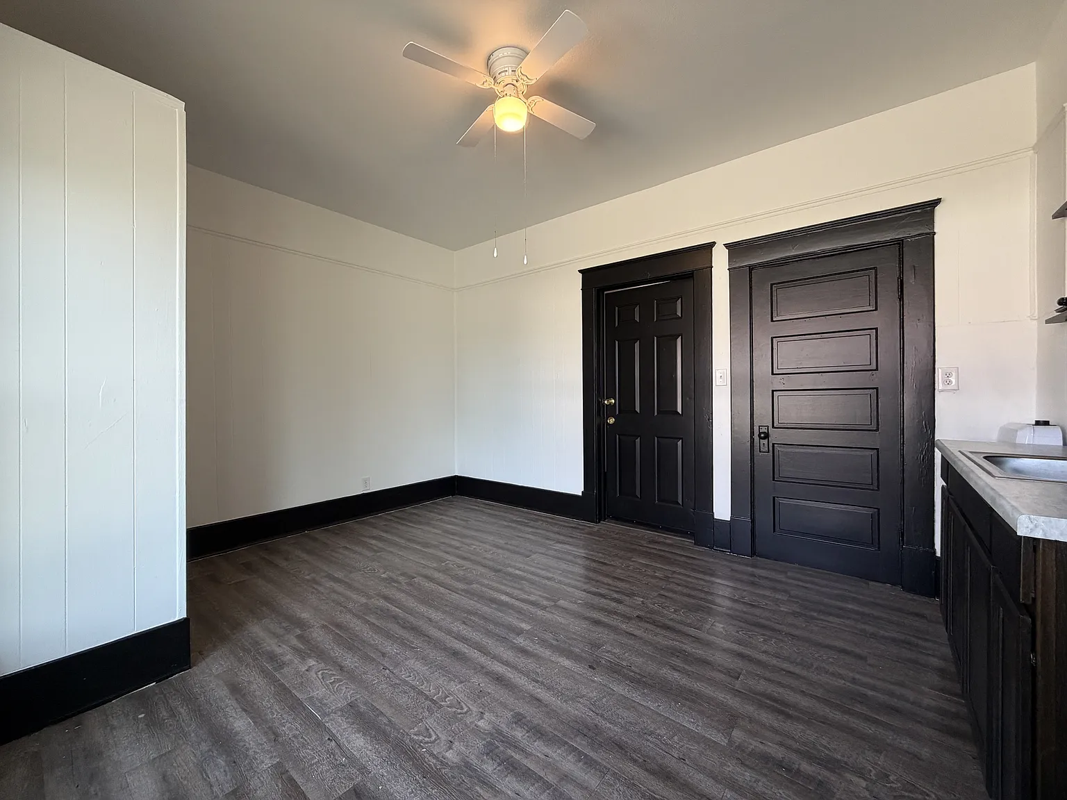 401 East Twin Springs Street - 2 — Photo 4