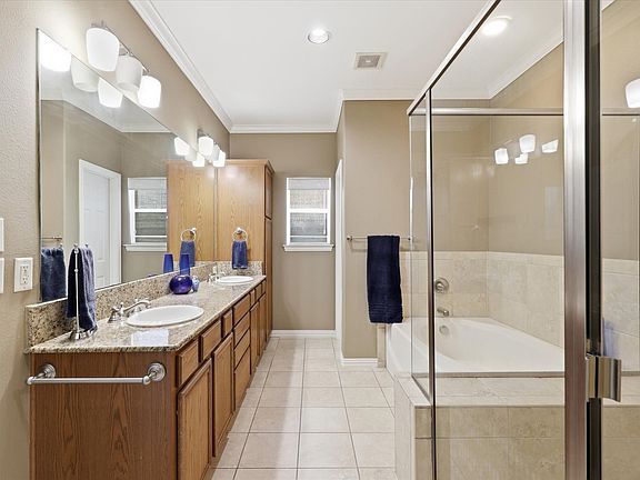 5th image of 1252 Waverly Pl #6