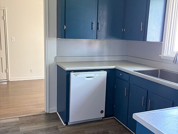 5th image of 4877 S Vancouver Ave