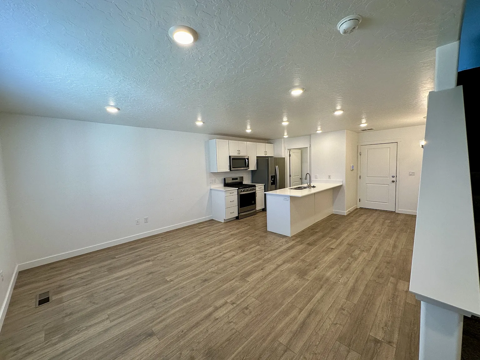 637 N Old Ranch Rd - ELB - 1 — Photo 2