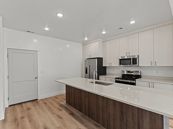 3rd image of 3410 W 1010 S