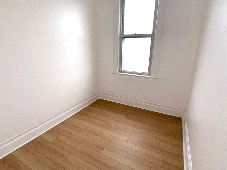2215 Bruckner Blvd — Photo 5
