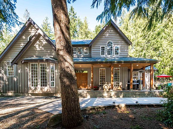 2nd image of 6979 Sechelt Inlet Rd