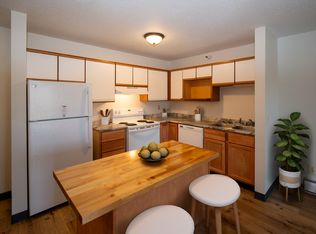 205 31st St SW #304, Austin, MN 55912