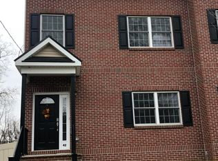 42 Park St, Bordentown, NJ 08505