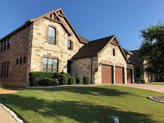 2410 Yorkshire Ln