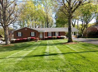 612 Runningbrook Ln, Rural Hall, NC 27045