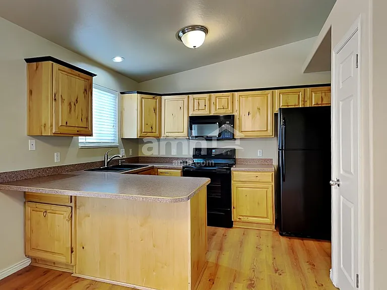 1625 E Bateman Way — Photo 3