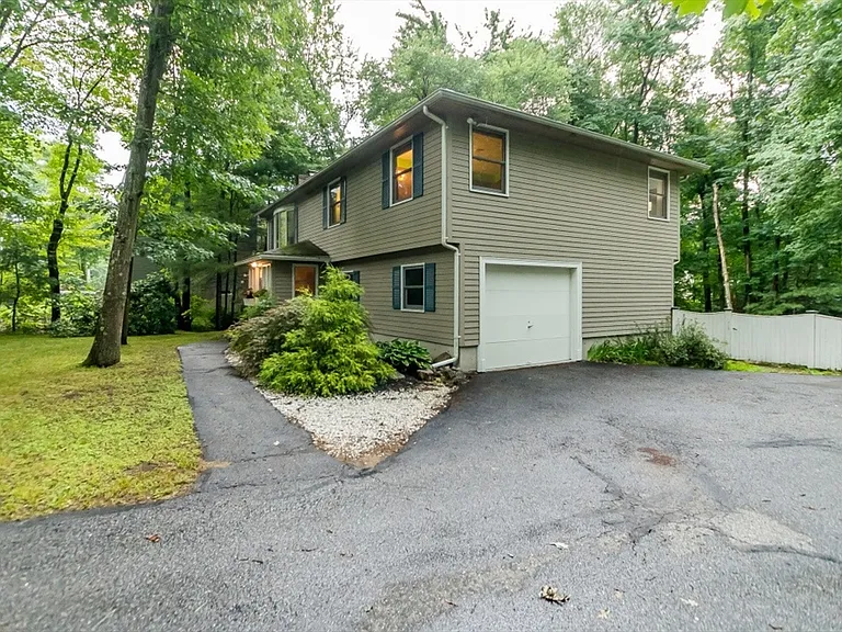 13 Westwood St #1 — Photo 5