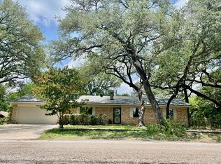 1415 Oakridge Dr, Blanco, TX 78606