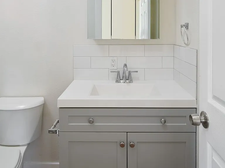 3815 SE 122nd Ave — Photo 4