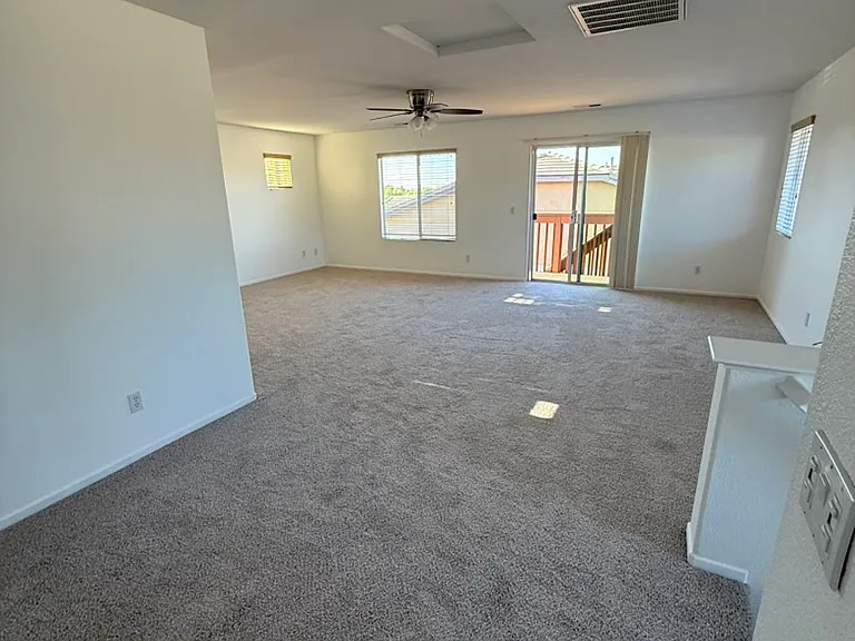 Upstairs loft. 600 sqft open space.