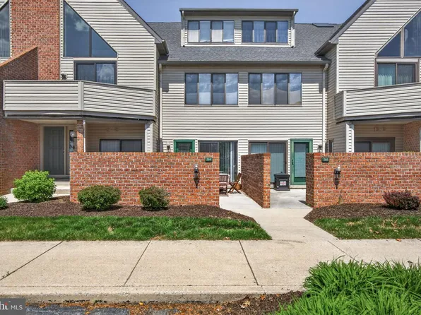 204 Cherrington Dr, Harrisburg, PA 17110