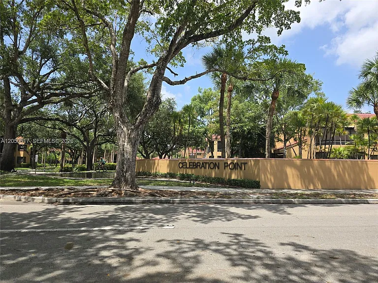 15545 Miami Lakeway N #211 — Photo 1