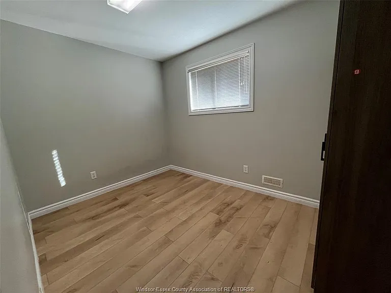 1161 Jefferson Blvd — Photo 11