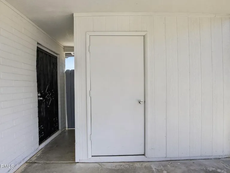 2215 W Butler Dr — Photo 15
