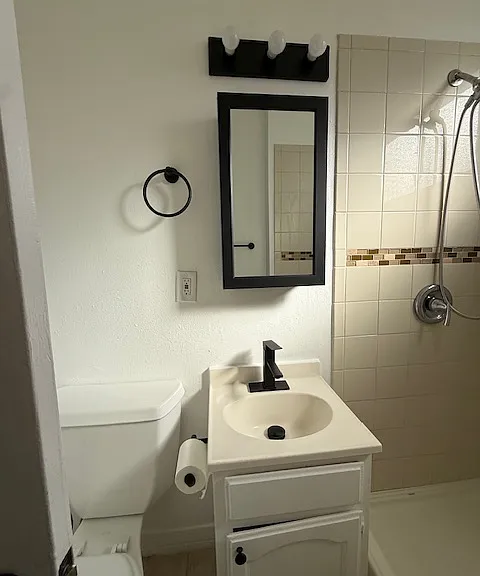8319 S Western Ave #3 — Photo 10