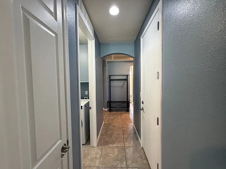 2861 Walsh Loop SE — Photo 32