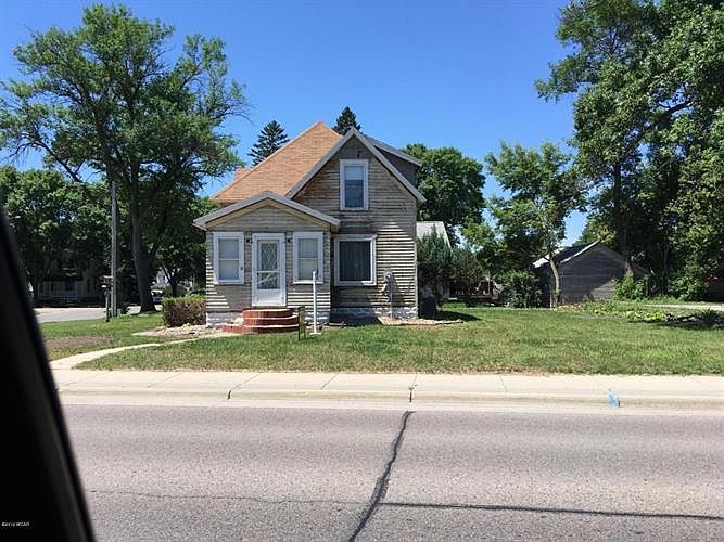 2nd image of 824 1st St S