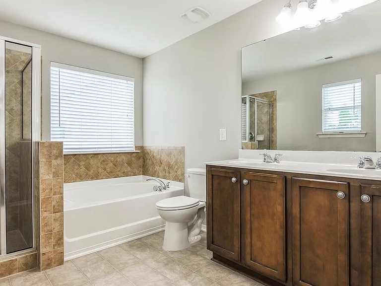 440 Kerriann Ln — Photo 9