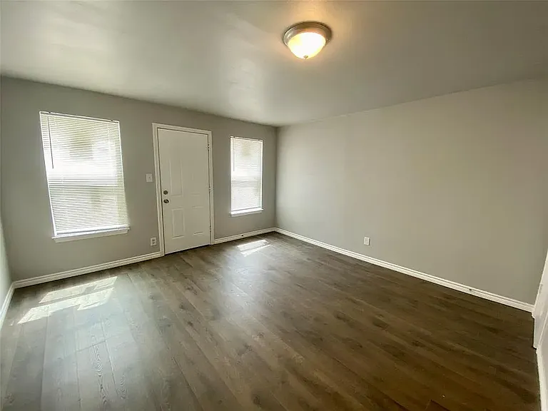 1040 E Richmond Ave — Photo 13