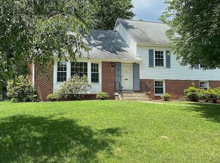 8508 Crown Pl, Alexandria, VA 22308