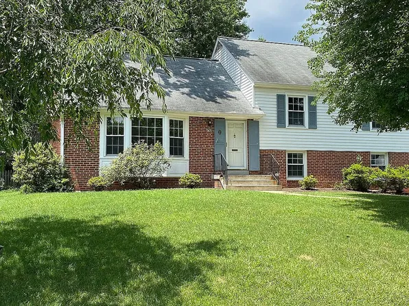 8508 Crown Pl, Alexandria, VA 22308