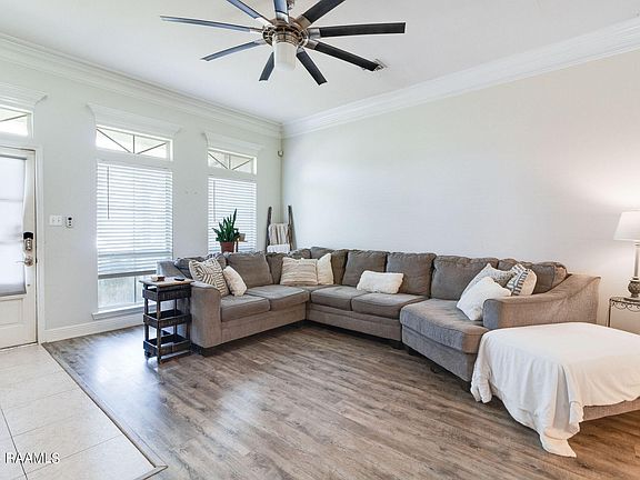 3rd image of 108 Windermere Cir