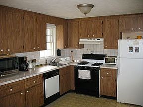 2nd image of 2 Lodengreen Dr