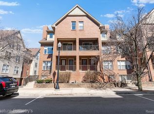 170 Tiffany Ln, Royal Oak, MI 48067