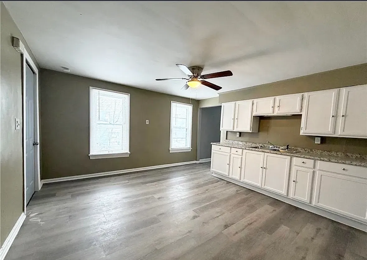 3 bed, 1100 sqft, $1,200 — Photo 4