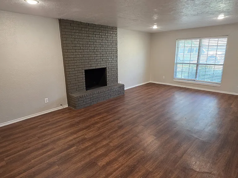 2208 Kings Row — Photo 10