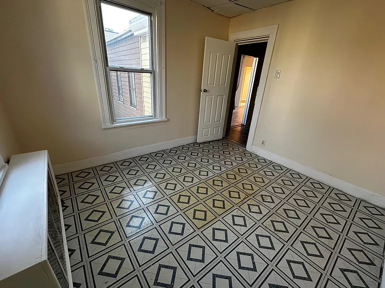 28 Lincoln St #2 — Photo 3