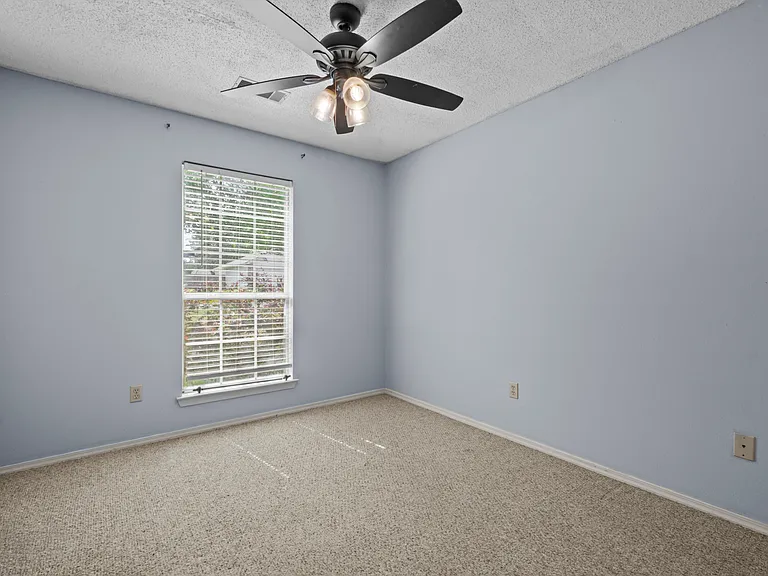 13 Holly Brook Cv — Photo 26