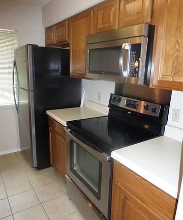 4th image of 945 Cedarland Blvd