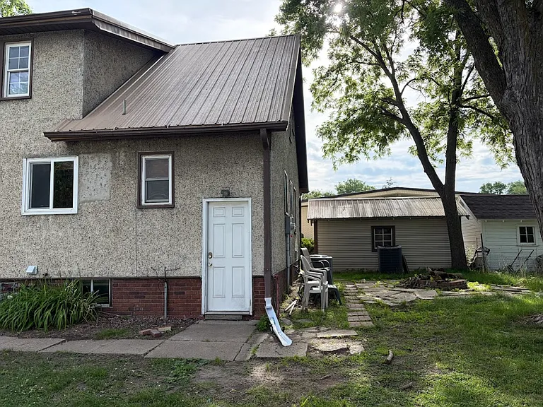 2921 Wood St — Photo 2