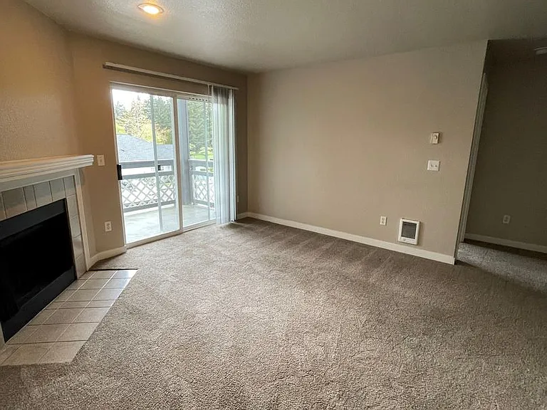 Signature Apartments — Photo 18